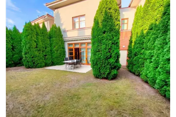 mazowieckie, piaseczyński, Konstancin-Jeziorna, Marka Grechuty, Wyjątkowy dom na prestiżowym osiedlu Konstancja